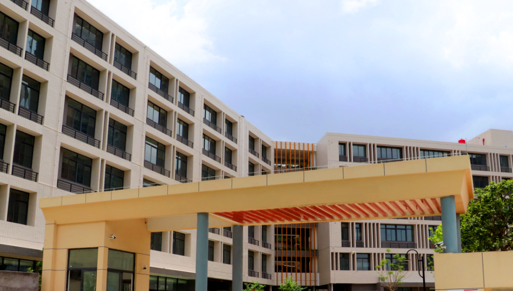 教育联盟签约仪式 东华里小学地处佛山市禅城区核心地段,具有明显的