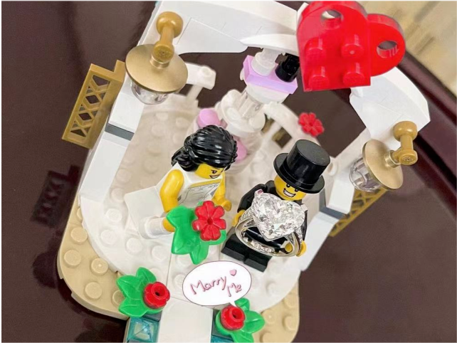 她就是小f宋亮.