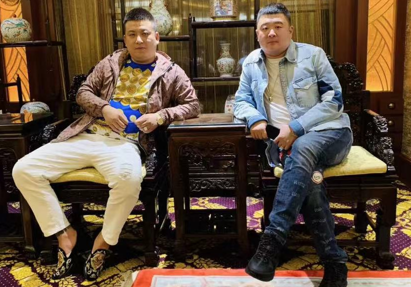围绕在天津李四身边的,还不是现如今的一线网红,而是像王某人,许富饶