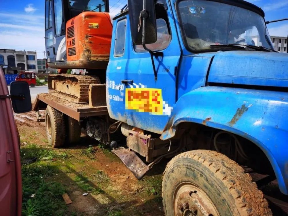 总有人为了逃避交通监管 破坏交通秩序规则 故意使用假车牌以及变造