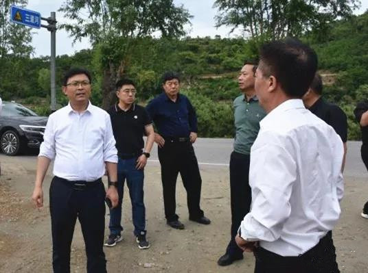 张义金一行先后到起河双山子镇丁家沟,平方子乡二