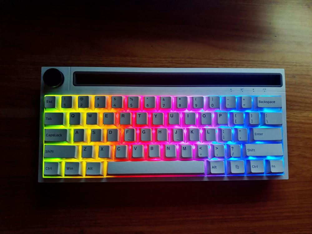 小而美62键也可做在键盘设计上黑爵k620t机械键盘评测