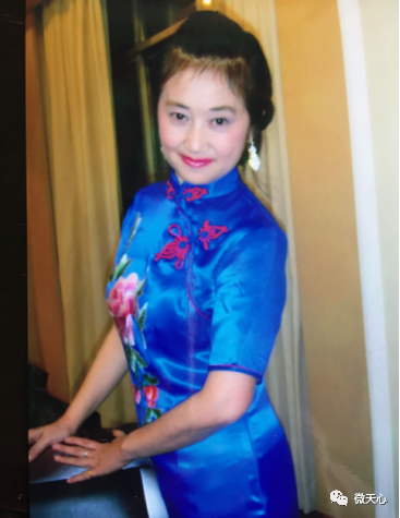 湖南省昆剧团国家二级演员,天心区戏剧家协会昆曲顾问,湖南湘女昆曲