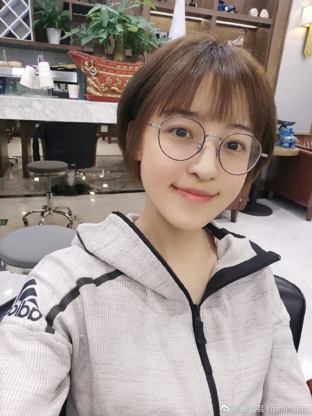 不舍！最美体育主播杨茗茗宣布离开央视，27岁怀孕生子后淡出荧屏_腾讯新闻