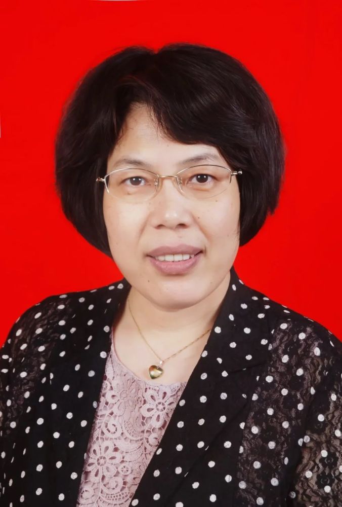 教育硕士,陕西省学科带头人,陕西省教学能手,西北工业大学附中张红梅