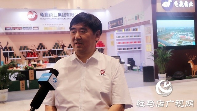 王学生接受河南广播电视台采访