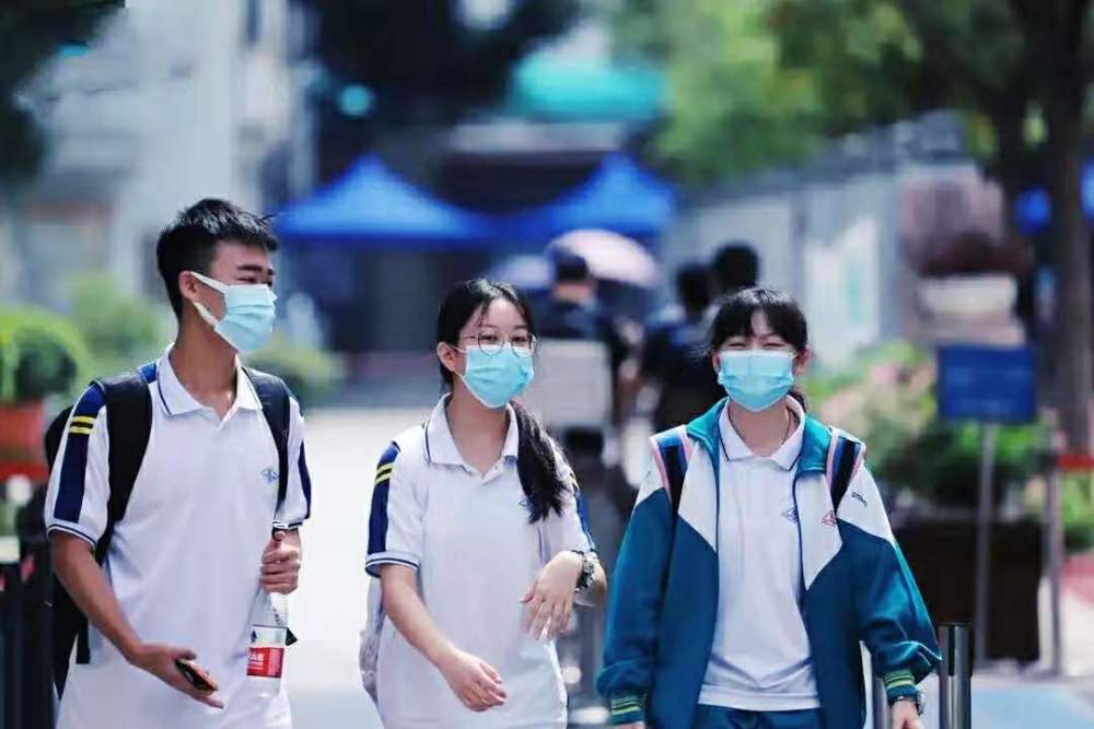 四川省人口总数_江苏人口数量超全国第四,高考人数只有33.9万,不到四川一半