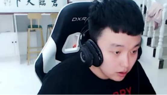 穿越火线作为一款fps类游戏,技术才是王道,拼反应,拼枪法.