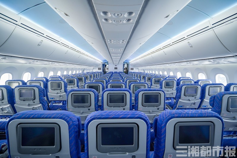 相较南航湖南分公司执飞较多的空客a320系列飞机,波音787的总座位数