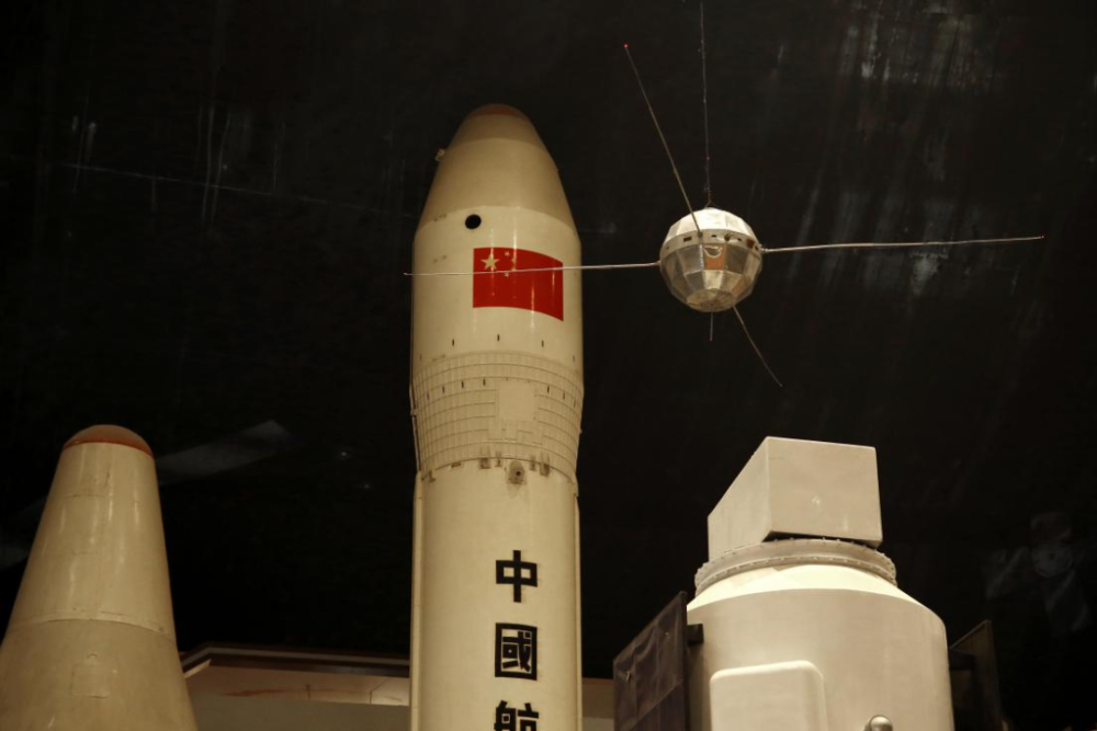 一颗人造地球卫星东方红一号的成功发射是其中最浓墨重彩的一笔,中国
