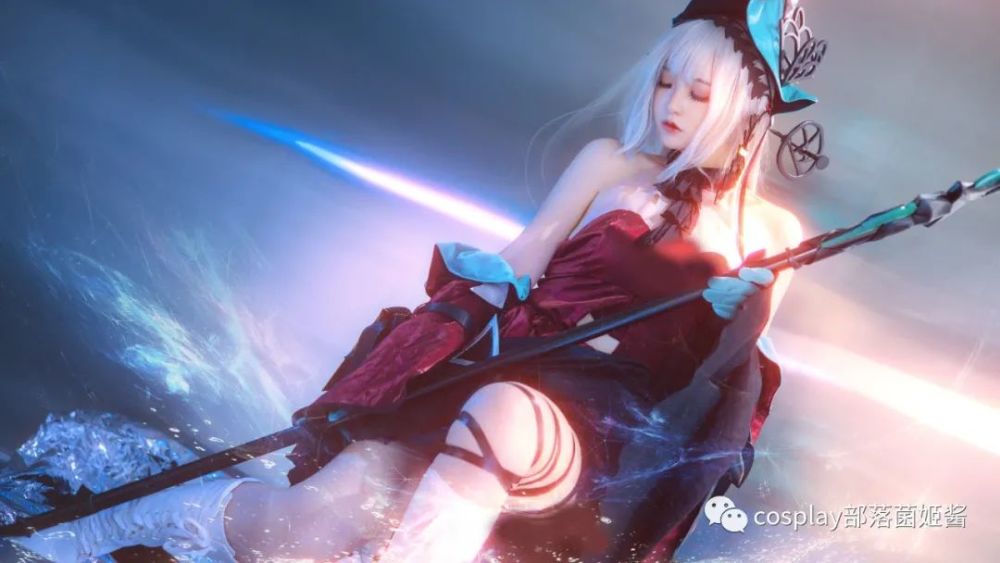 cos二次元cos大赏明日方舟浊心斯卡蒂cos正片疯了个猫