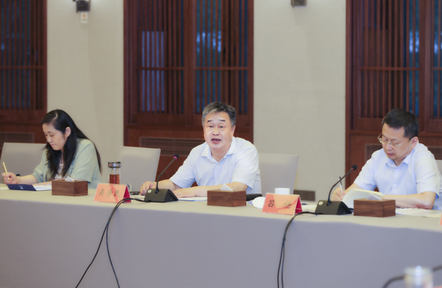 吴学民感谢池州市长期以来对省信用担保集团工作的支持与帮助.他表示