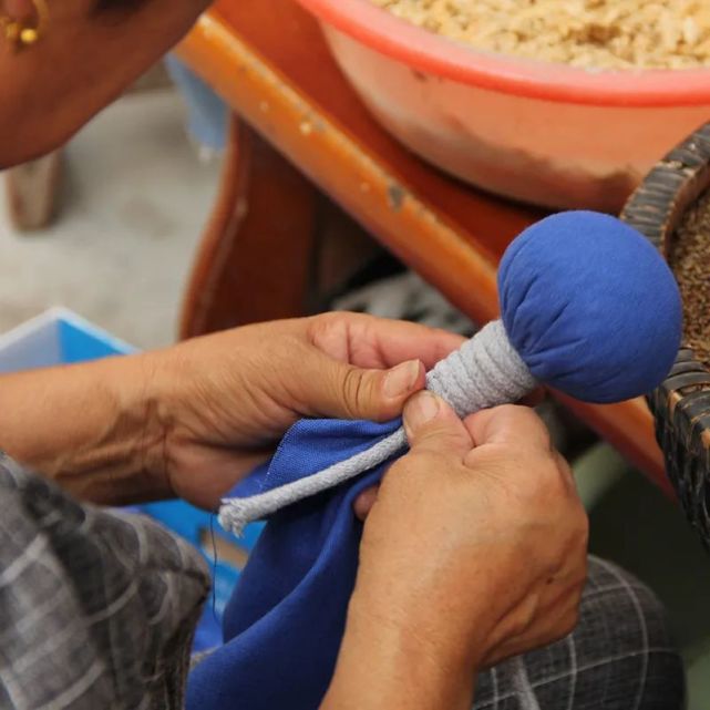 古法手作养生锤传统草本内芯锤走一天的劳顿