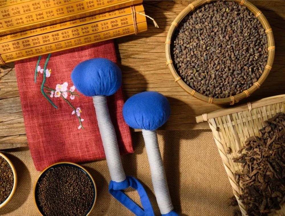 古法手作养生锤,传统草本内芯,锤走一天的劳顿_腾讯新闻