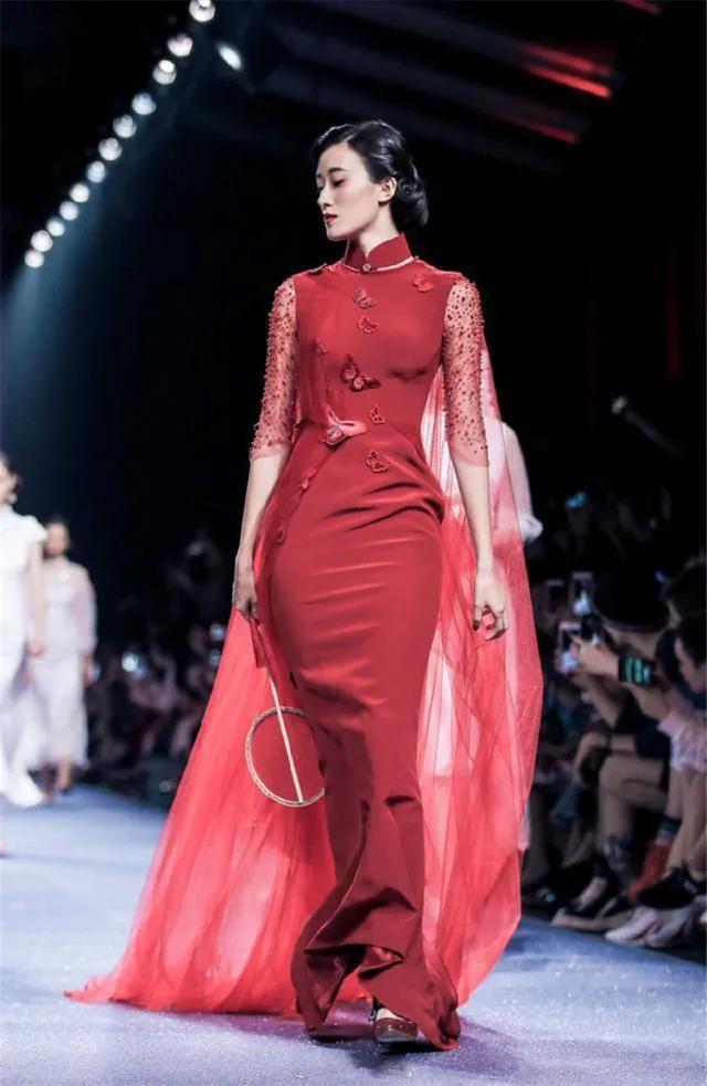 复古经典的国潮"旗袍",会穿才更显风情,这份穿搭指南送给你