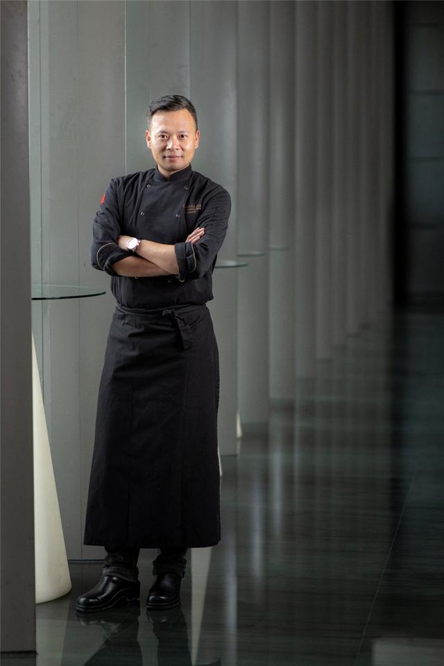 《中餐厅5》嘉宾阵容官宣,两老带四小,新晋顶流担任常驻惹争议