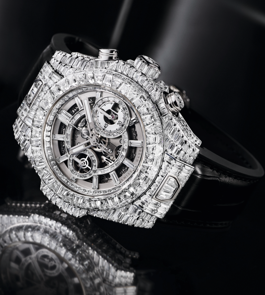 男人有多爱钻石?来看c罗的手腕