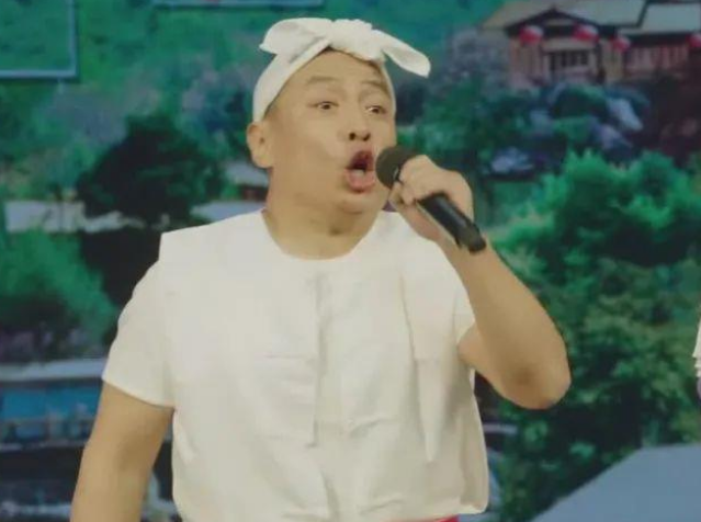 对于观众而言,熟悉安三应该是从《马大帅》中的"茄子包"余德财开始.