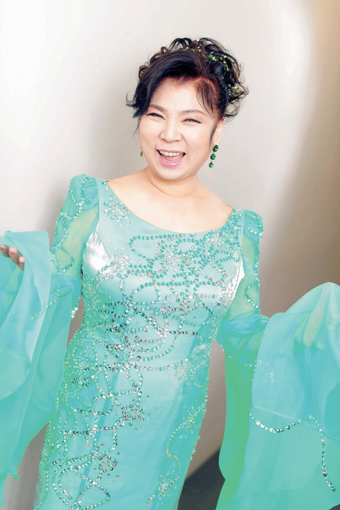 邓丽君好友被曝离婚 她是日本70年代红极一时的女歌手之一_腾讯新闻