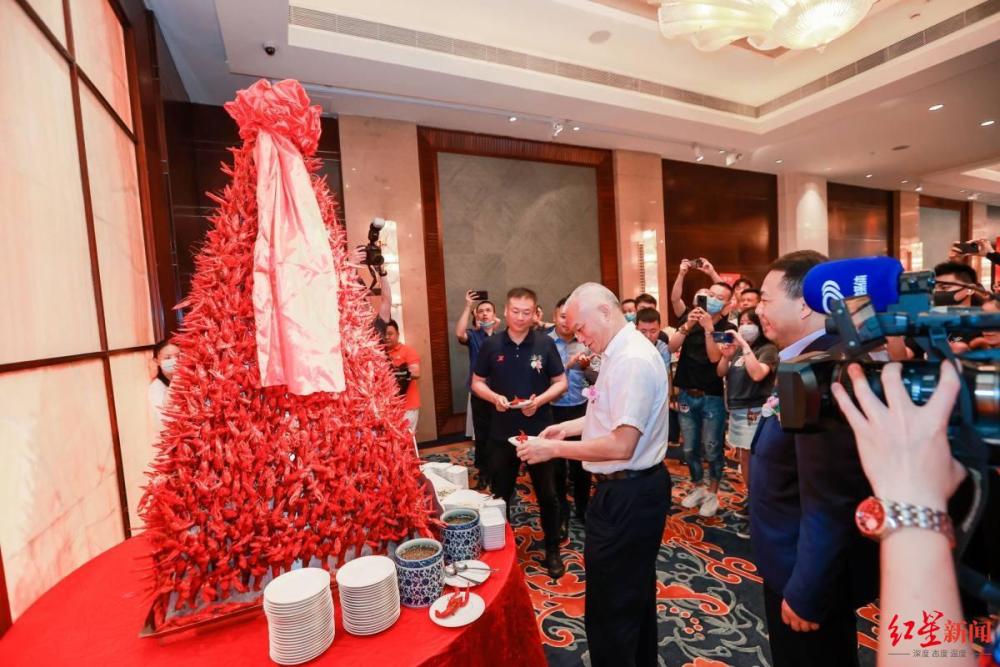 成都龙虾排行_成都:小龙虾上市了!本地货最贵超40元/斤