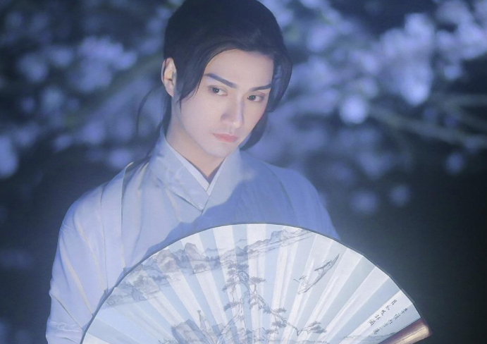 汉服博主楚淇视频被韩国账号盗用本尊发声霸气回怼