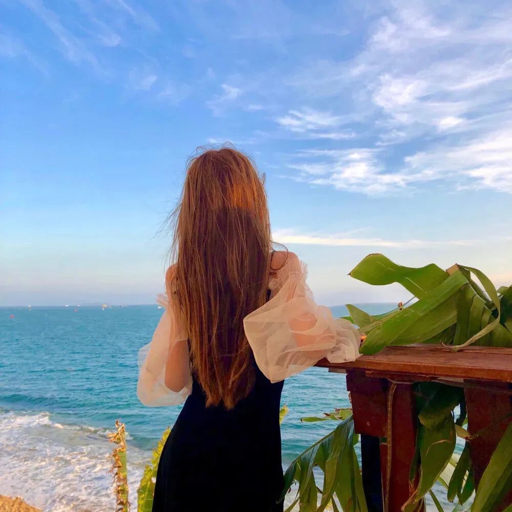 超美背影女生头像