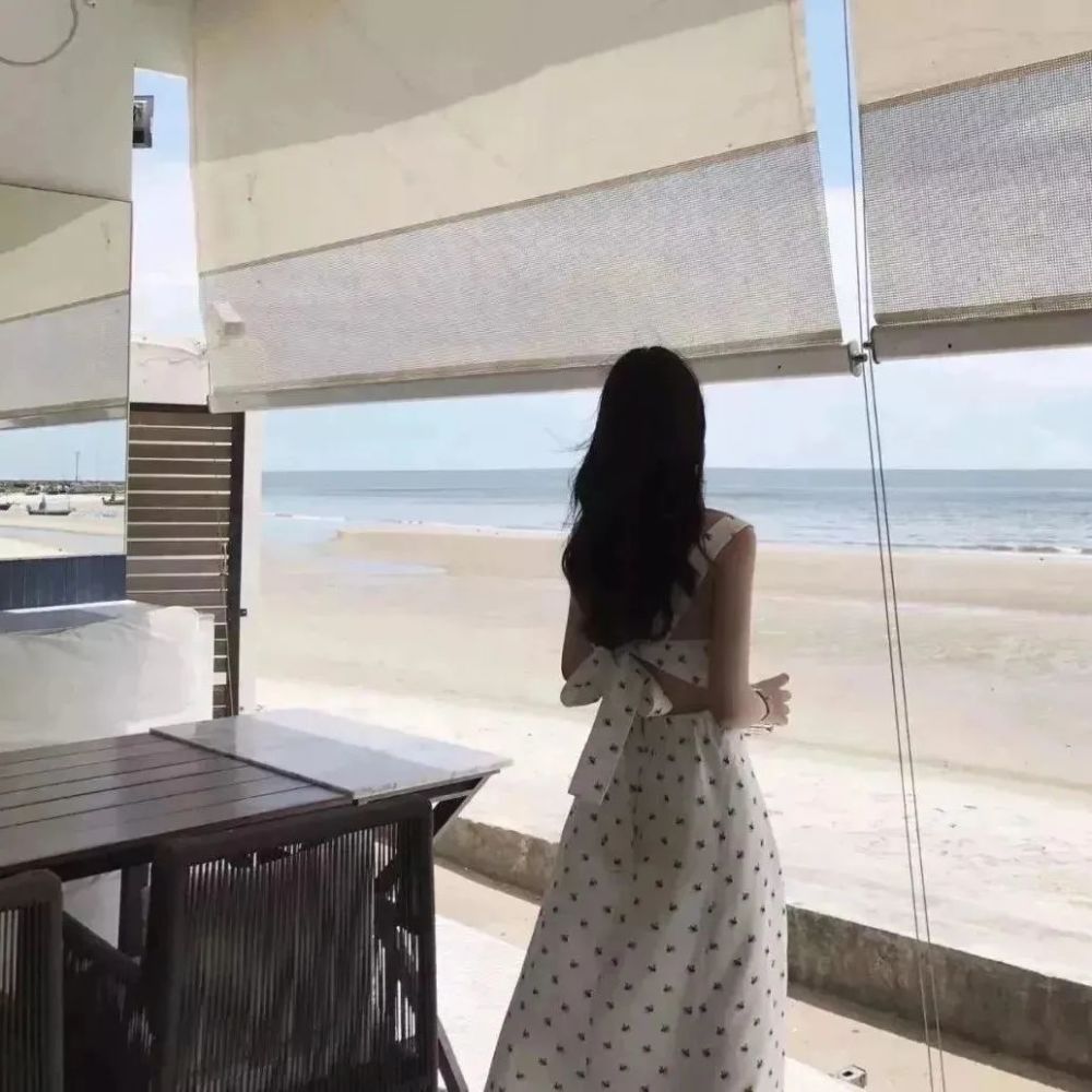 超美背影女生头像