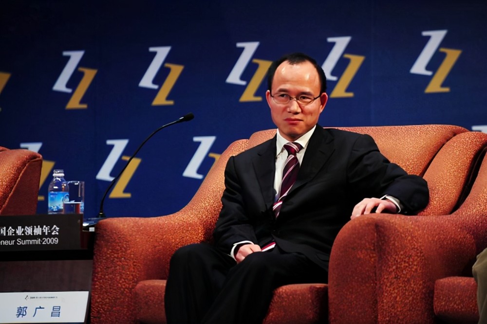 低调的上海首富:掌舵千亿商业帝国,比李嘉诚还会藏富