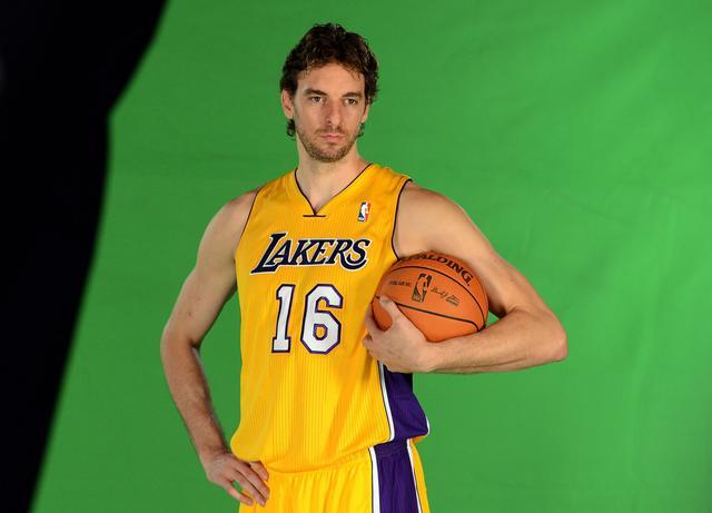 分卫 美评NBA最强白人阵容：分卫妖刀，大前司机，网友：这阵容也能82胜
