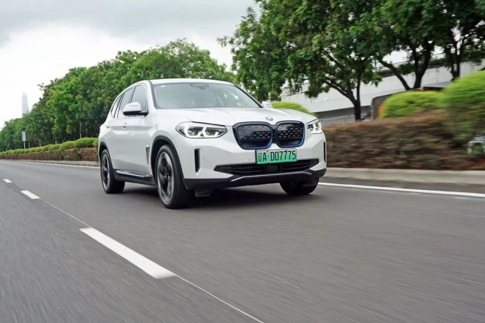 试驾 电动车何须标新立异 Ix3如何诠释宝马对于新能源的造诣 腾讯新闻