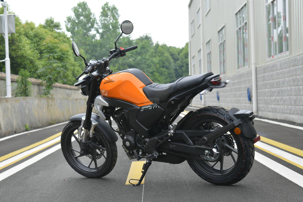 最值得购买的入门级复古 新大洲本田cb190tr 新色到店
