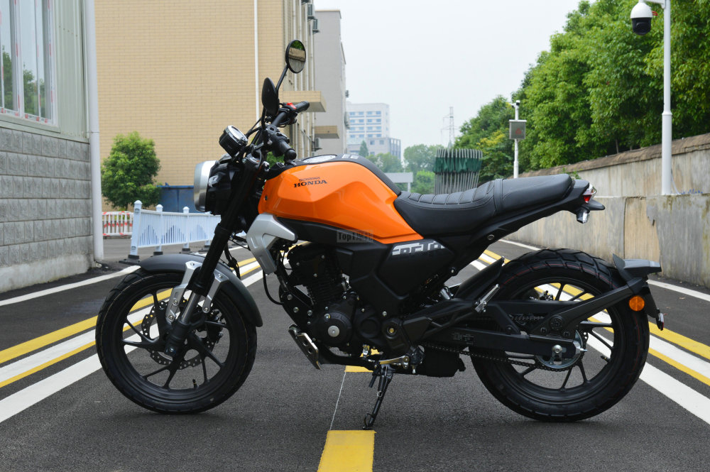 最值得购买的入门级复古 新大洲本田cb190tr 新色到店