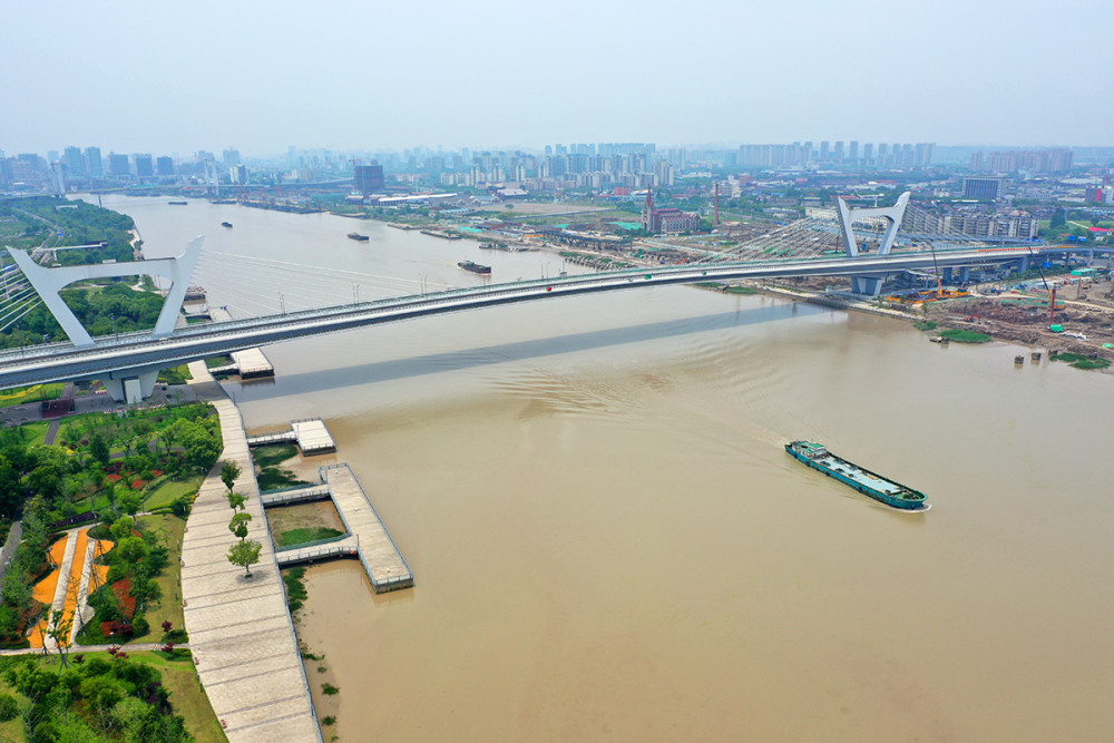 甬江南岸生态长廊两座大桥相隔两天通车缓解常洪隧道压力