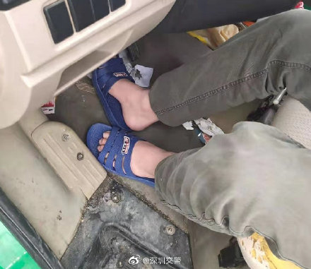穿拖鞋开车不可取,行车安全最重要_腾讯新闻