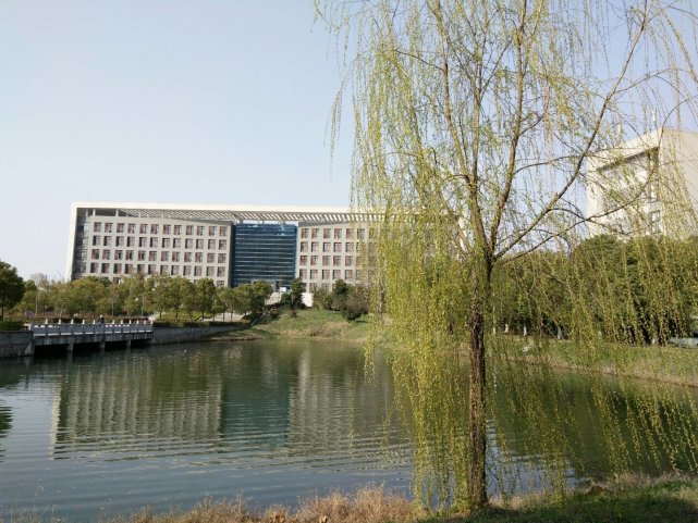 安徽工业大学校园风光图片