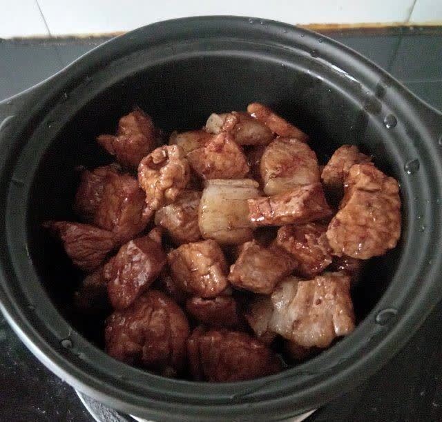 砂鍋毛豆豬肉,豬肉軟爛入味,十分下飯