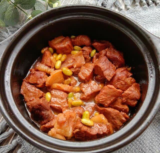 砂锅毛豆猪肉,猪肉软烂入味,十分下饭_腾讯新闻