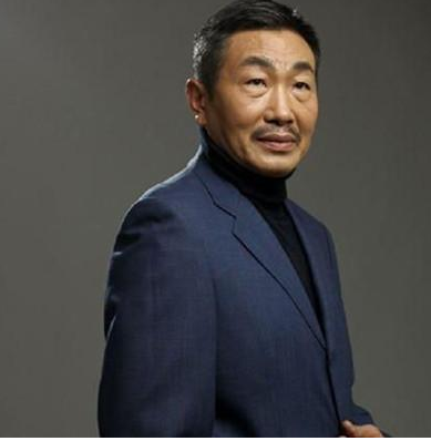 老戏骨杜源:4岁认识爱妻,结婚36年没绯闻,女儿成了最大骄傲