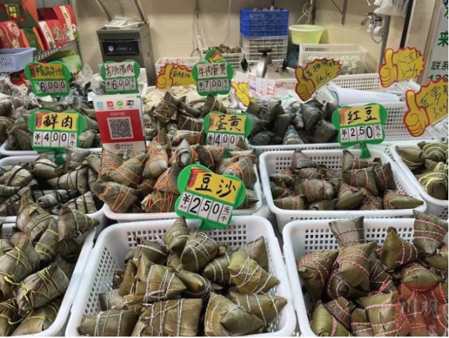 南充多家超市礼盒粽子大促销买一送一仍遇冷