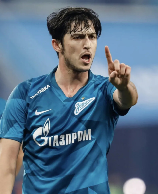 伊朗塔雷米阿兹蒙的欧冠级别豪华锋线是不是亚洲第一