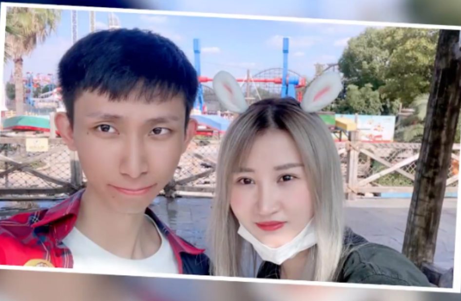 目前拥有一千多万粉丝,算是这个平台的大佬了,梦泪的女朋友相信大家都