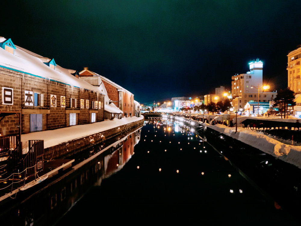 古老怀旧的小樽运河充满浪漫气息是河岸居民心中的时代印记