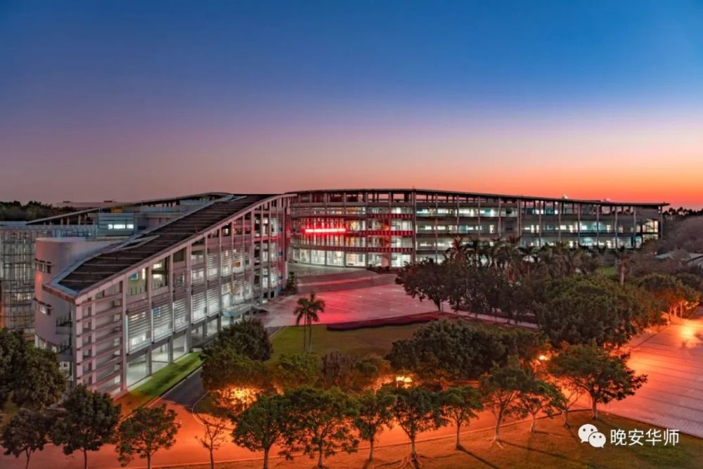 目前,华南师范大学有石牌,大学城,南海和汕尾四个校区,不同的专业分布