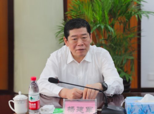 副市长,市公安局党委书记,局长杨建军先后来到沈阳市公安局车辆与驾驶