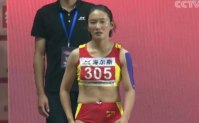 以11秒19夺冠,梁小静11秒32获得亚军,湖南队选手黄瑰芬11秒44获得季军