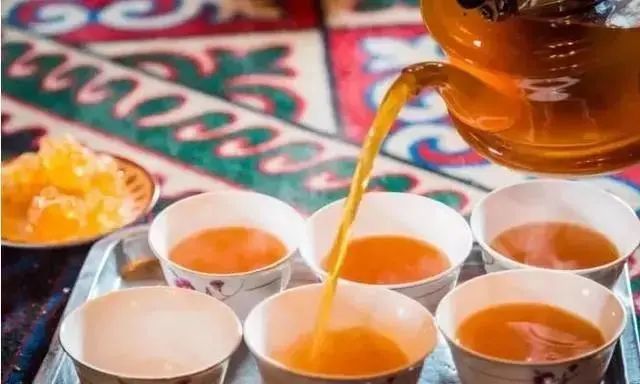 喀什药茶街巷飘香