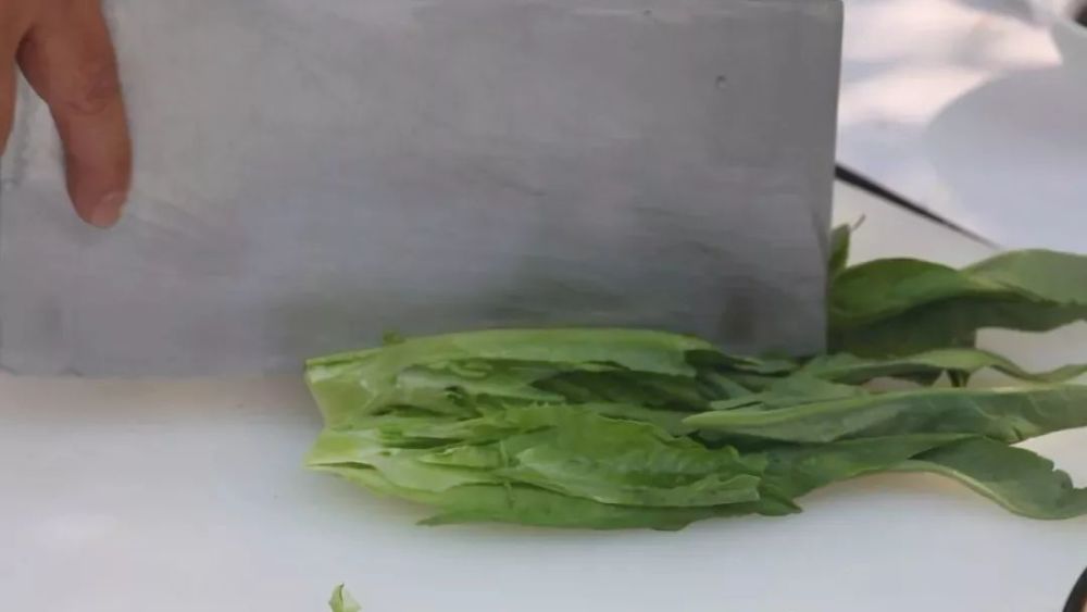 厨房里的常见菜,叶子扔了就亏了～这样做好吃更营养