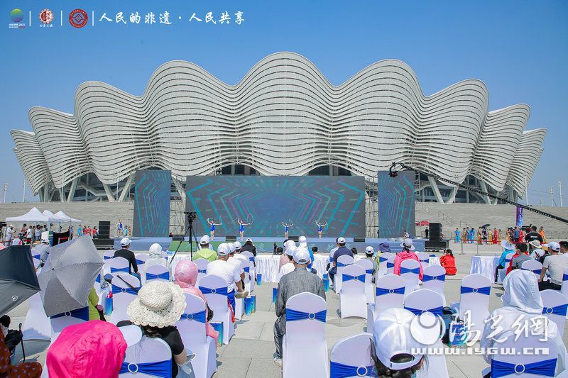 西安市迎十四運非遺傳統體育展演在西安奧體中心舉行