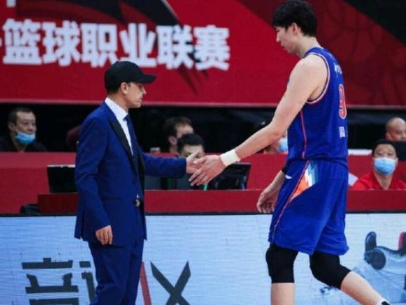 cba 周琦开小号怒撕新疆管理层？“周琦去哪”大戏画上句号还是未完？