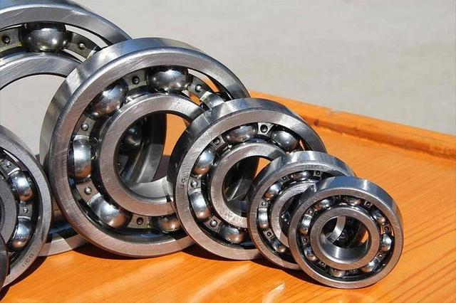 高铁关键部件靠进口,10倍利润流向他国,我国为何不自己造轴承?